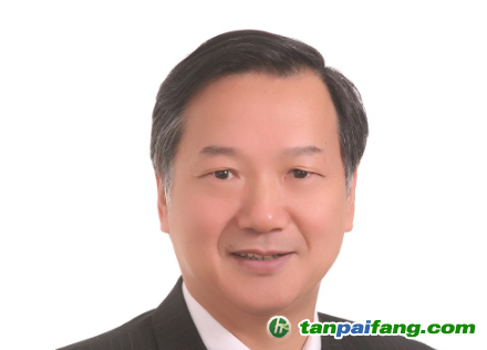 周宏春   國務(wù)院發(fā)展研究中心研究員、副巡視員，國務(wù)院特殊津貼獲得者;從事資源、環(huán)境、可持續(xù)發(fā)展等領(lǐng)域的產(chǎn)業(yè)和政策研究 